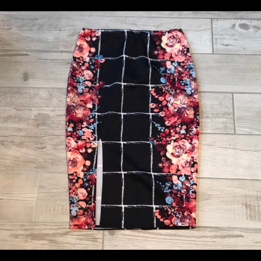 NWT Material Girl Pencil Skirt